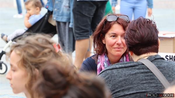 EYES CONTACT EXPERIMENT